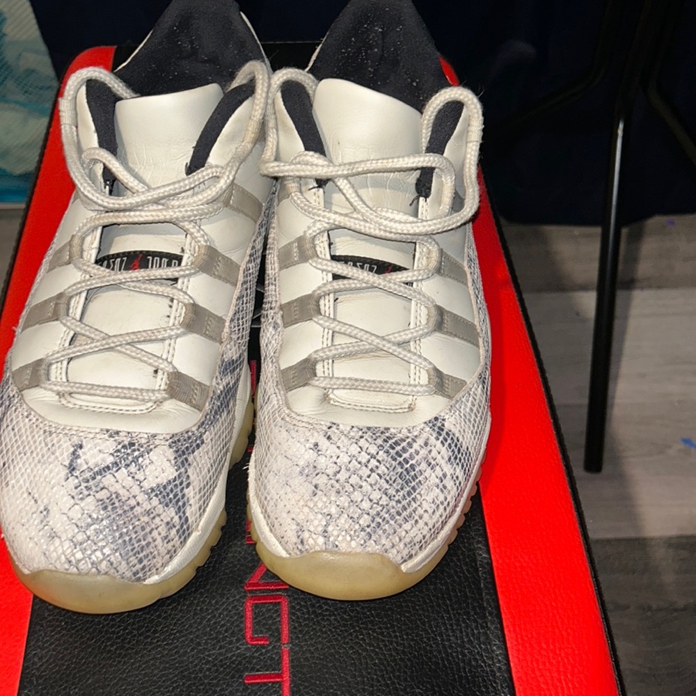 Jordan 11 Snakeskin low